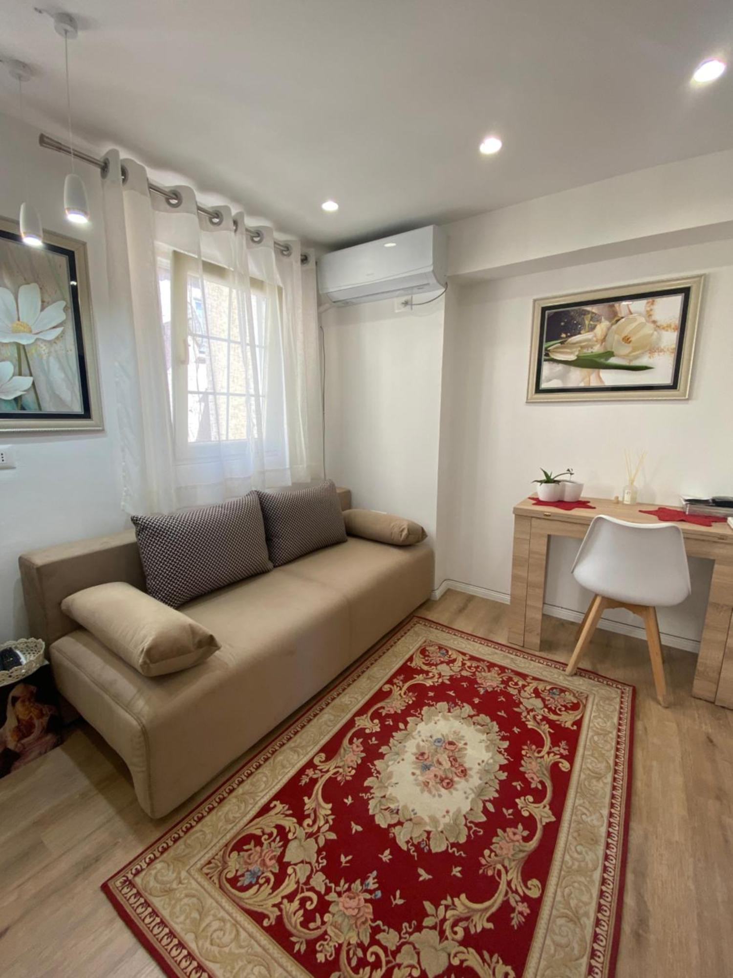 Central Welcoming Apartment In Tirana Exterior photo